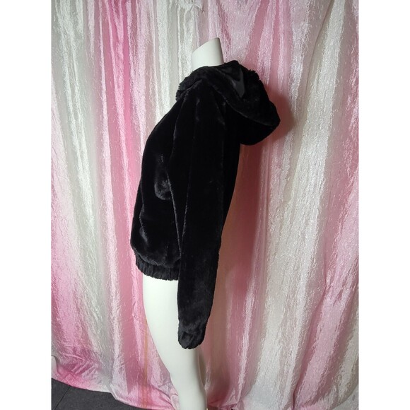 Wild Fable Black Faux Fur Cropped Bomber Jacket Size Small - Picture 4 of 9